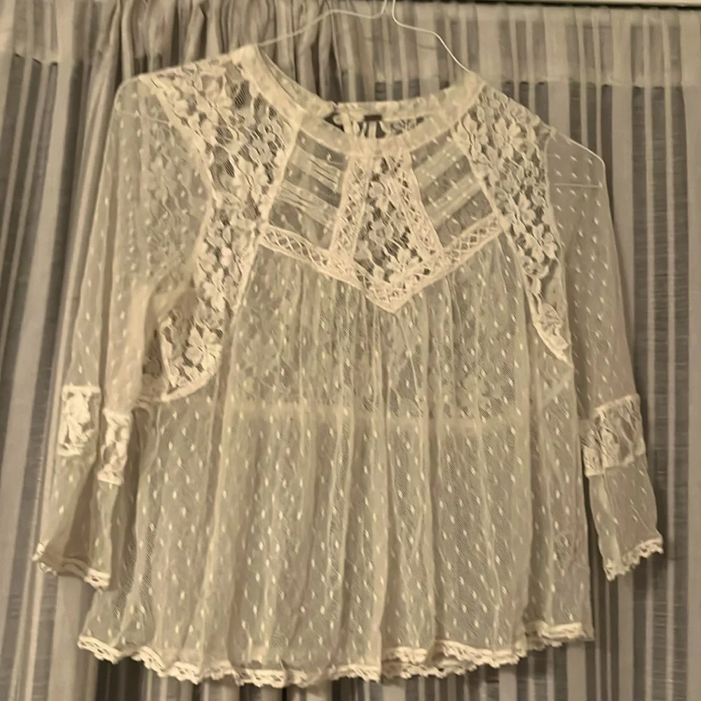 Women’s Free People Medium Cream Lace Bathing Suit Coverup - Picture 1 of 3